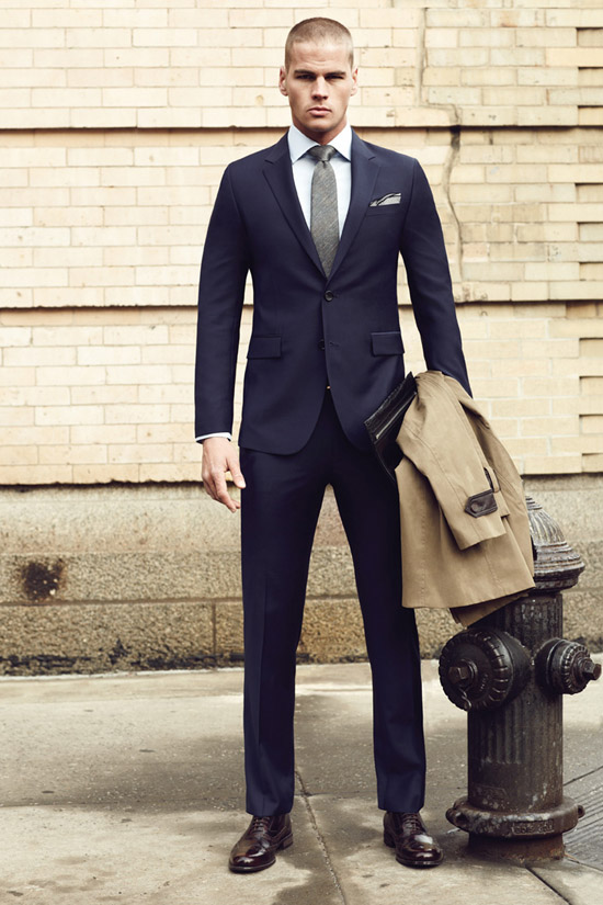 Classy Hooligan navy fitted suit   spread collar | SOLETOPIA