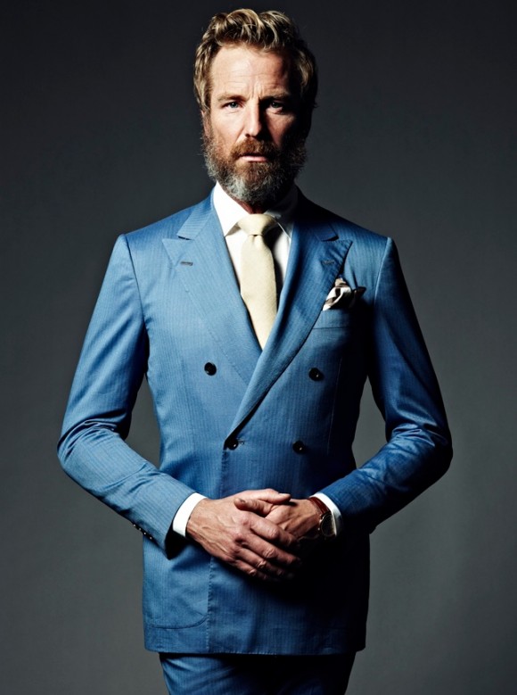 blue-double-breasted-suit-white-tie-580x779.jpg