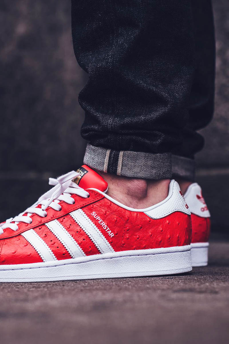 superstar adidas in red