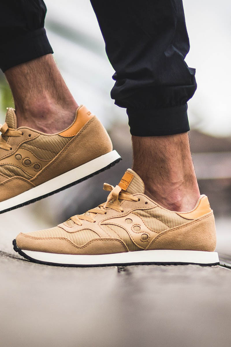 saucony dxn trainer tan