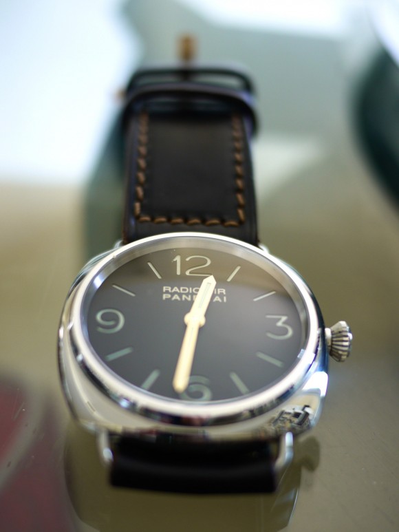 incredibly-simple-incredibly-sleek-elegant-simple-panerai-classy-watch