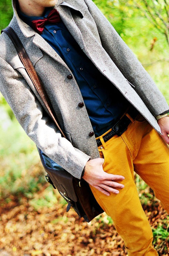 grey-tweed-coat-blue-silk-shirt-red-bow-tie-orange-chino-brown-leather-bag