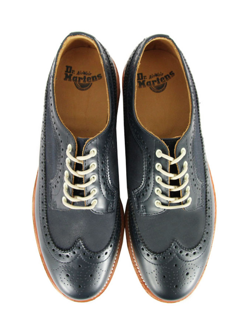 Dr. Martens Alfred Wing Tip Brogue navy wax canvas + white eyelets