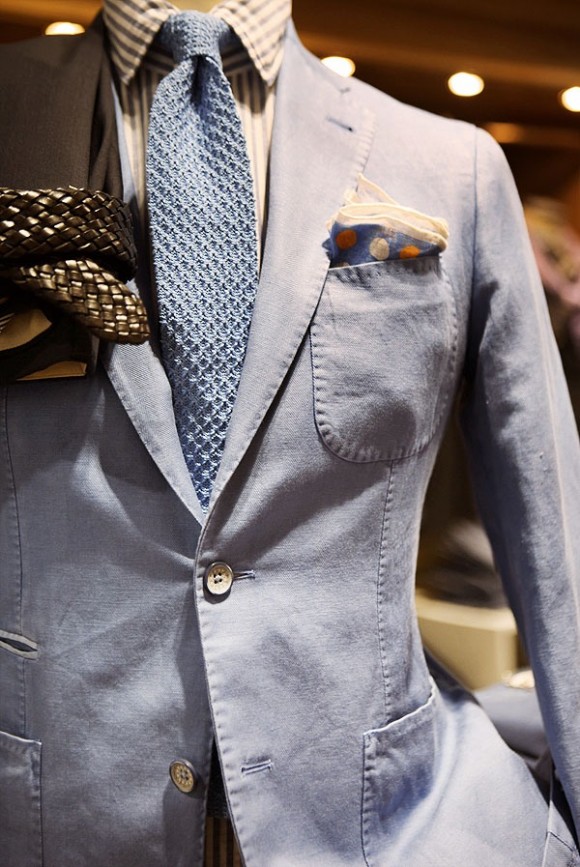 Baby blue knit tie & thin blazer details