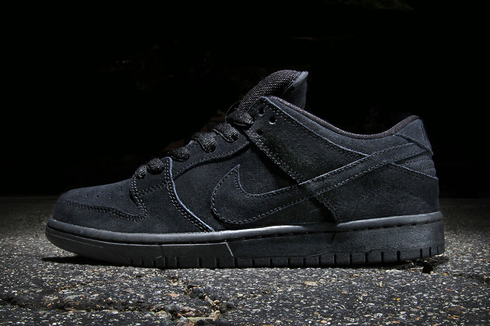 'All Black' Nike SB Dunk Low Pro | SOLETOPIA