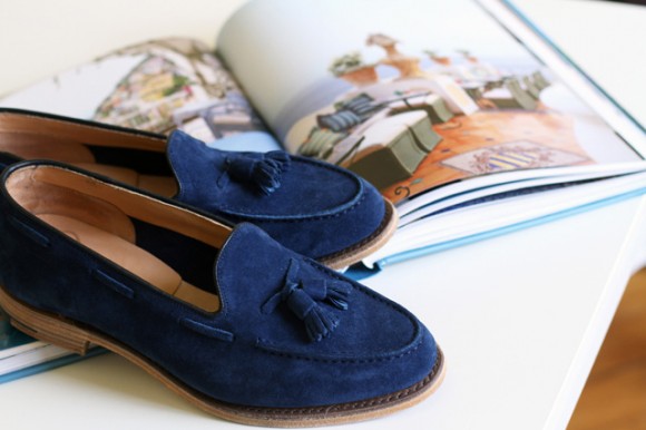 Loafers on books tassel suede