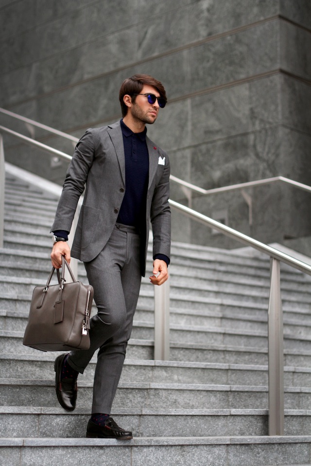 Suit x Polo Business Look, leather bag & stairs street fashion
