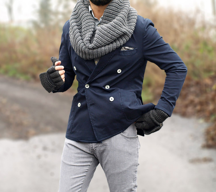 Unstructured DB Blazer blue jeans & grey scarf #menswear