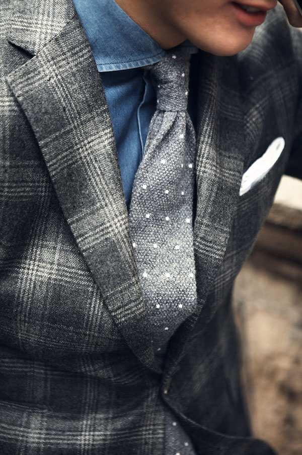 Winter Snow Tie x Grey Plaid Suit #menswear