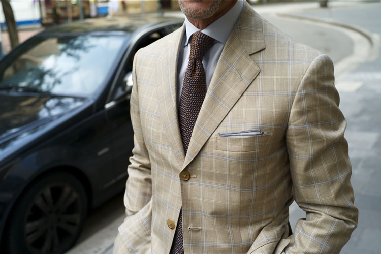 Dotted knit tie & check suit, men's fashion trends