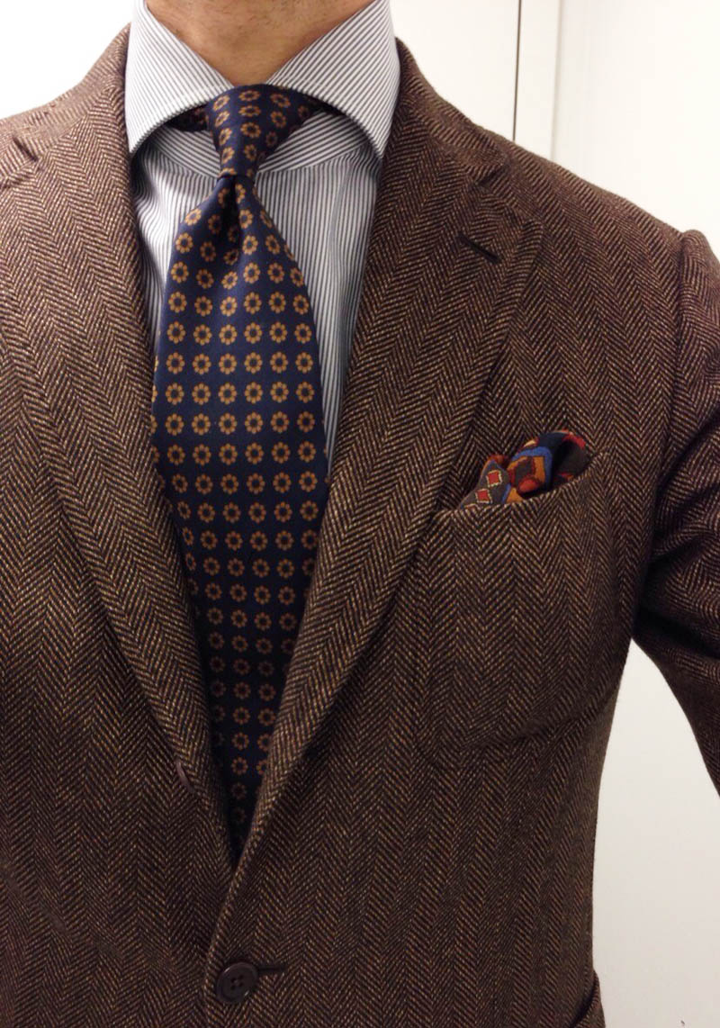 Fashion Inspiration for Men, herringbone jacket with floral tie