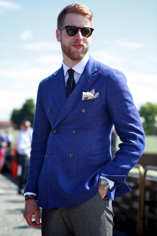 Pitti Uomo 86 Day 1 blue suit details