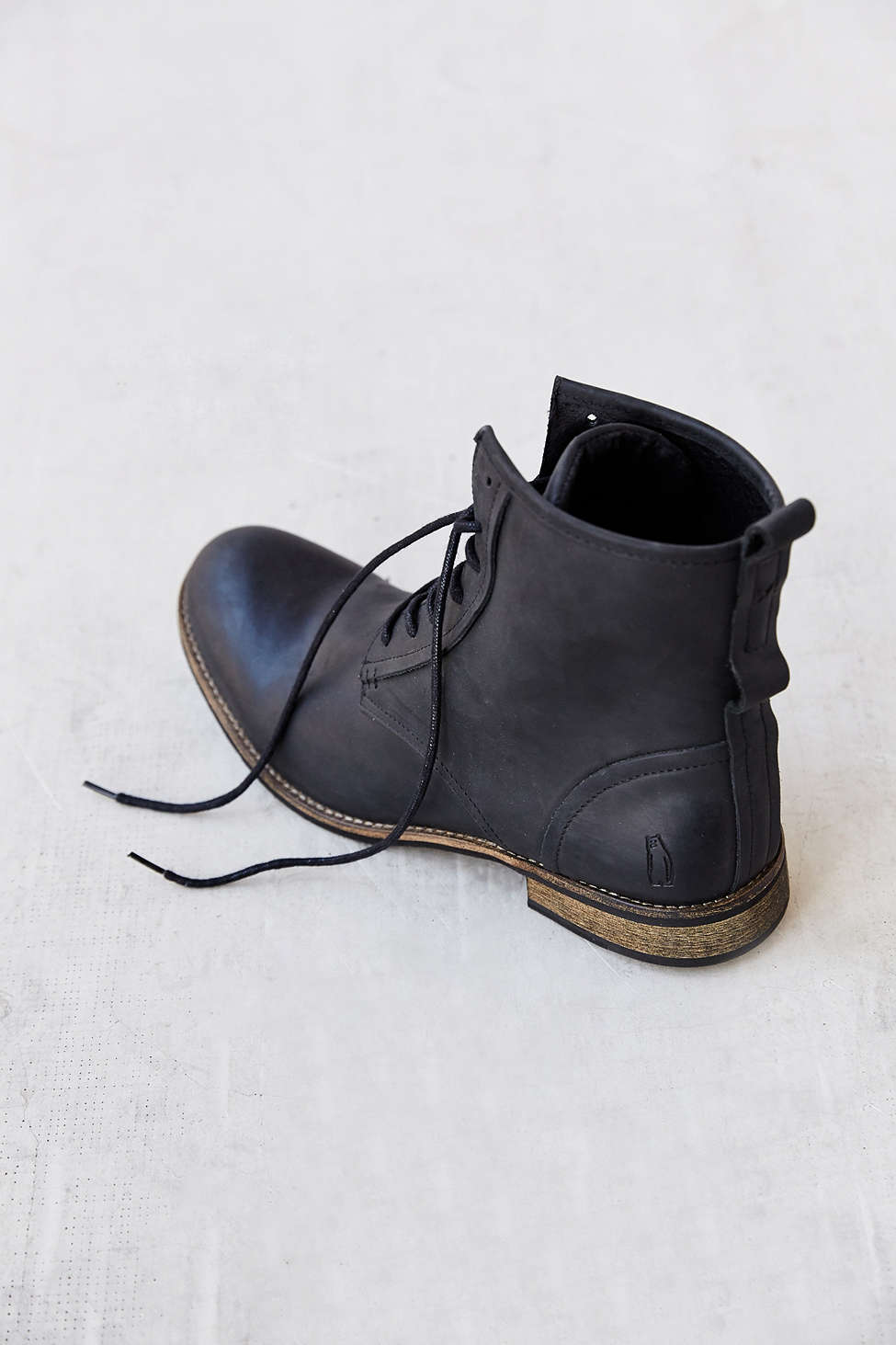 Walker Boot in Black Shoe the Bear 1