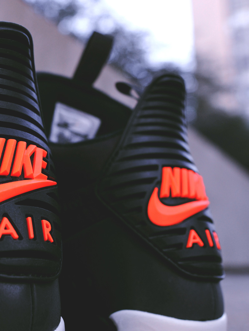 Nike Air Max 90 Sneakerboot Rear Close-up