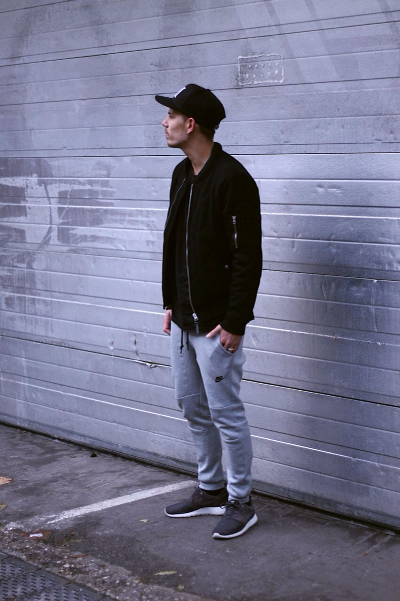 Nike Tech Pants Streetstyle | SOLETOPIA