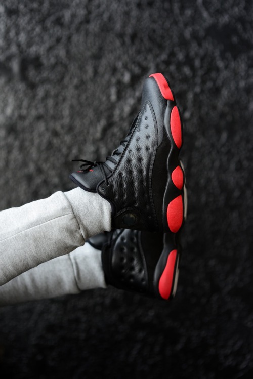 Air Jordan 13 (xiii) Black × Black × Red