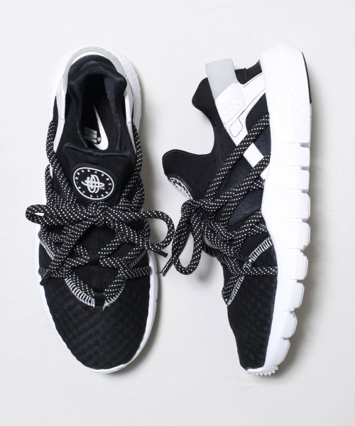 NIKE Huarache NM Dotted Laces