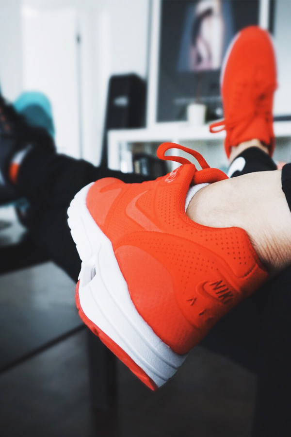 NIKE WMNS Air Max 1 Ultra Moire UniRed