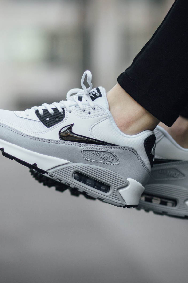 White × Grey NIKE wmns Air Max 90 Essential 