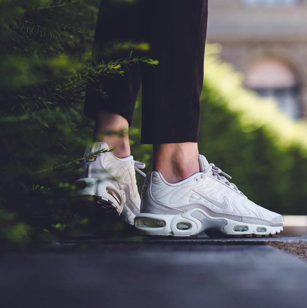 Nike Air Max Plus Premium women’s sneakers in ‘Light Bone & Sail’