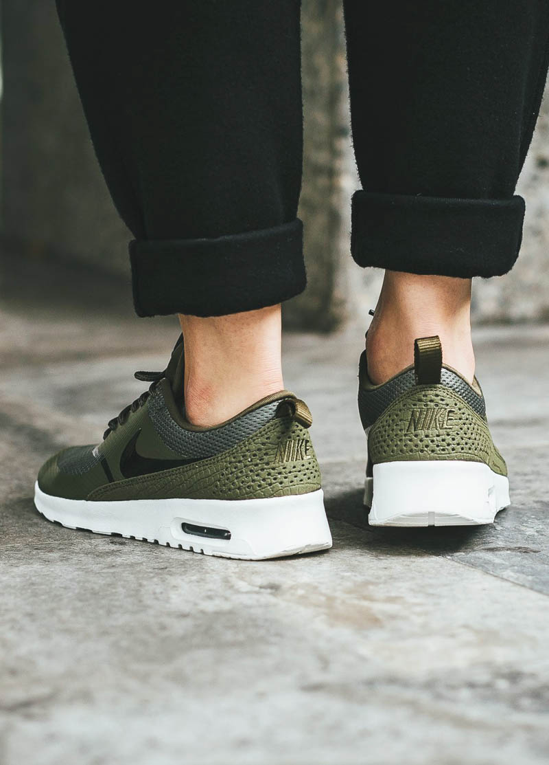 NIKE Wmns Air Max Thea Olive × Summit White FW16 | SOLETOPIA