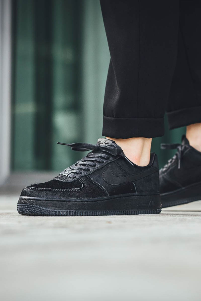 Black Ponyhair wmns AF1