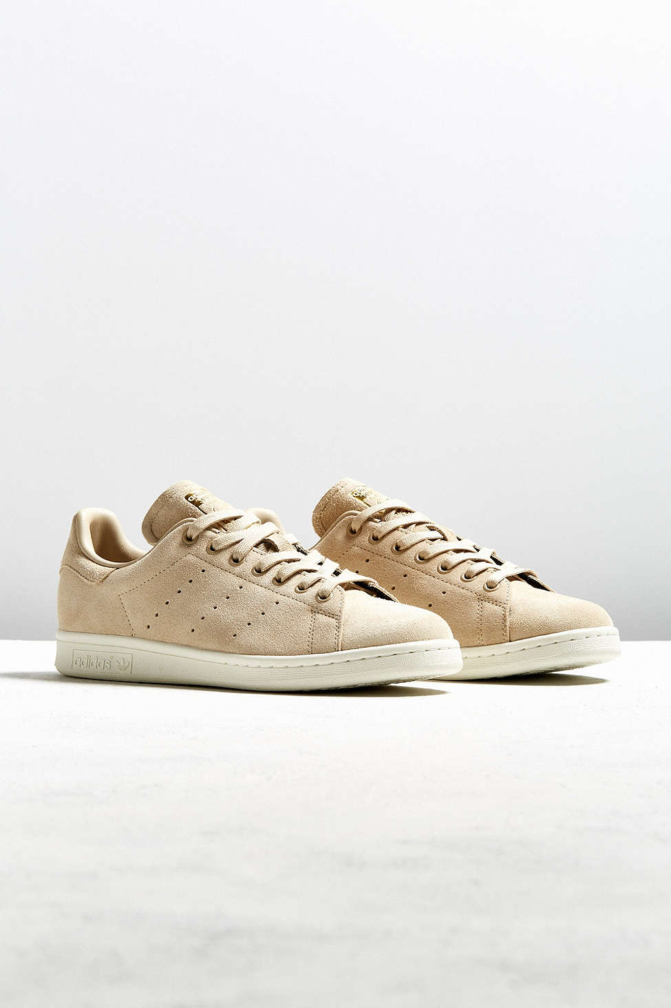 New premium look, same great shoe. #stansmith #adidasoriginals