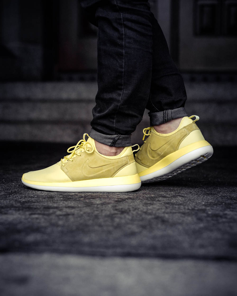 NIKE Roshe Two Breeze 'Lemon Chiffon'