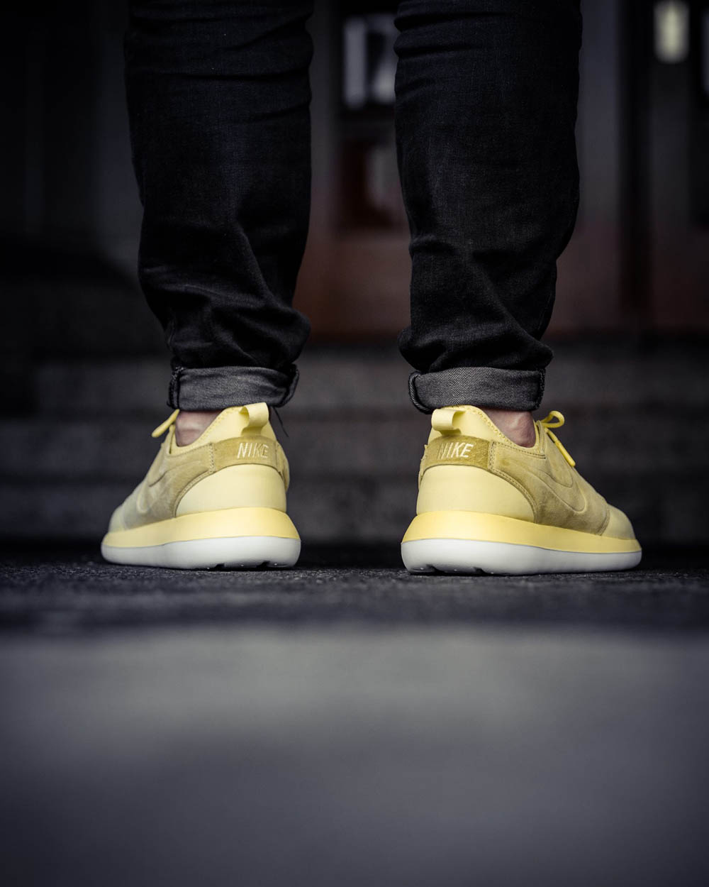 NIKE Roshe Two Breeze 'Lemon Chiffon'