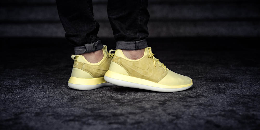 NIKE Roshe Two Breeze 'Lemon Chiffon'