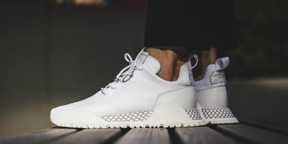 Two Easy Ways to Keep Your Feet Dry In the Rain While Wearing Knit Sneakers | SOLETOPIA