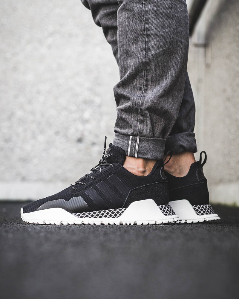 Two Easy Ways to Keep Your Feet Dry In the Rain While Wearing Knit Sneakers | SOLETOPIA