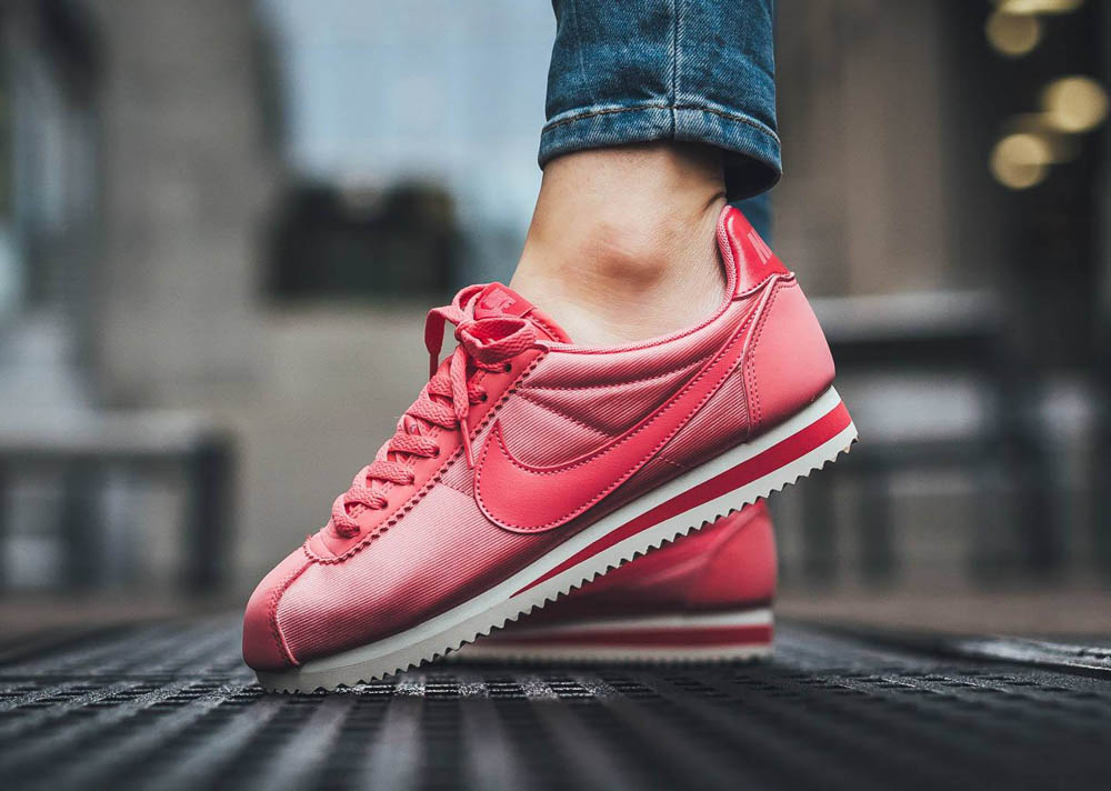 nike cortez coral