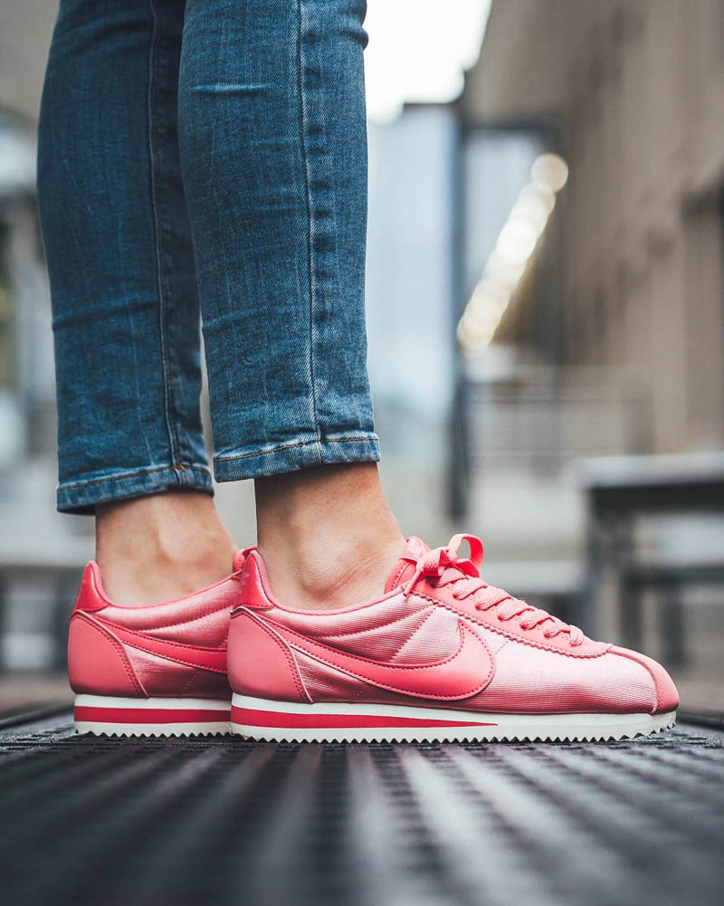 NIKE Cortez Coral